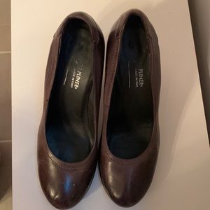 Donald J Pliner Brown Leather Pumps